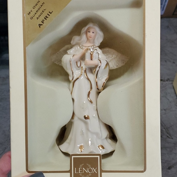 Lenox - Picture 2 of 3